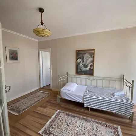 Center Penthouse شقة تيرانا
